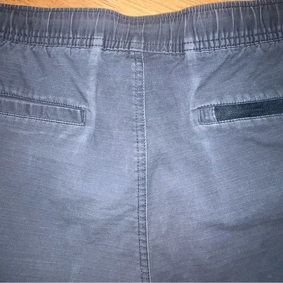 Vuori Ripstop Shorts Mens XL washed navy blue Zip Pocket distressed fade - Picture 9 of 10